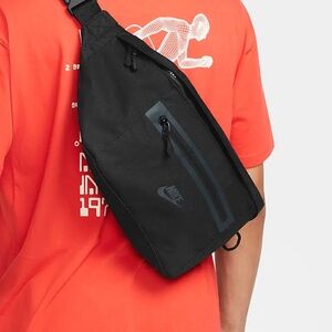 Nike Elemental Premium Fanny Pack